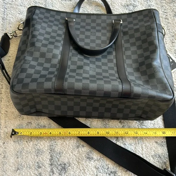 Authentic Louis Vuitton
Damier Graphite tote - Picture 7 of 10